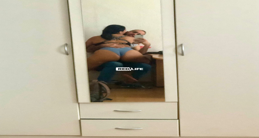 Englisch:
ALEJO FERRAZ PRODUCCIONES, is looking