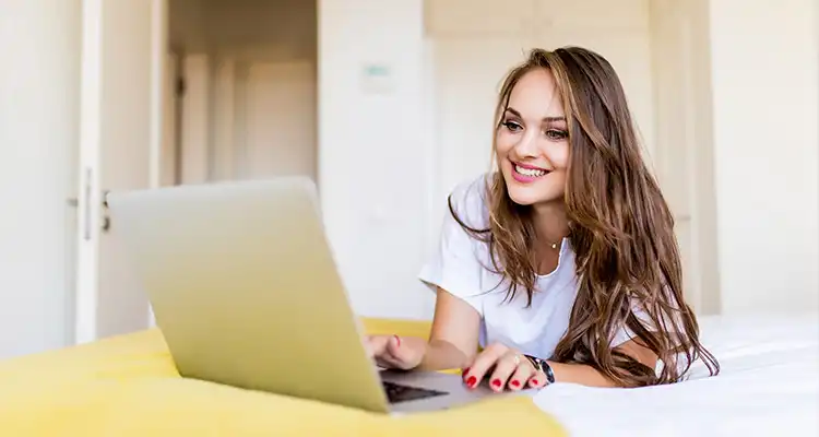 Erotisches Modell macht Webcam Job